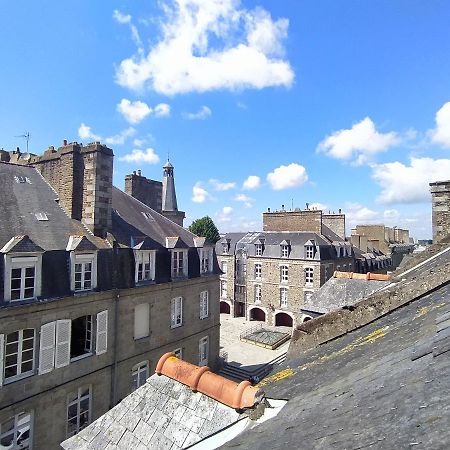 Le Nid - Fougeres Centre Historiqueアパートメント エクステリア 写真