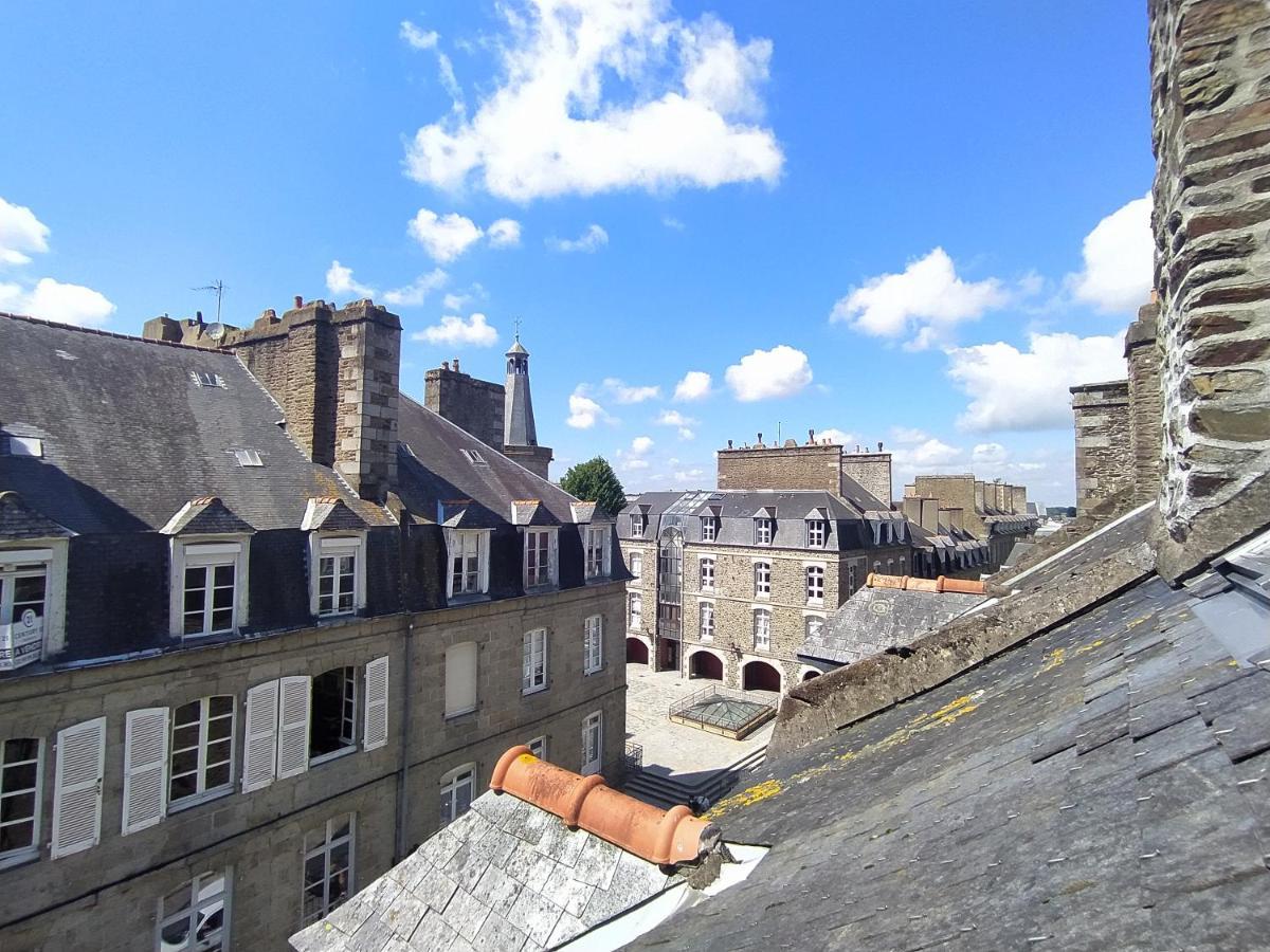 Le Nid - Fougeres Centre Historiqueアパートメント エクステリア 写真